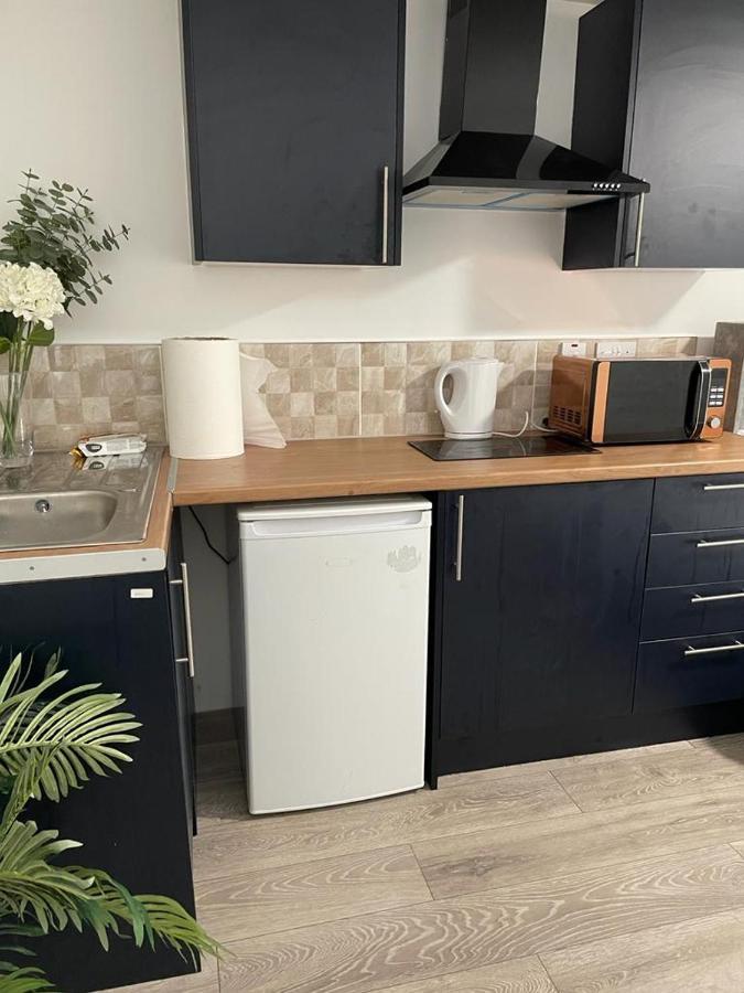 Brand New Studio Apartment With Beautiful Kitchen-Close To Liverpool City Centre ภายนอก รูปภาพ