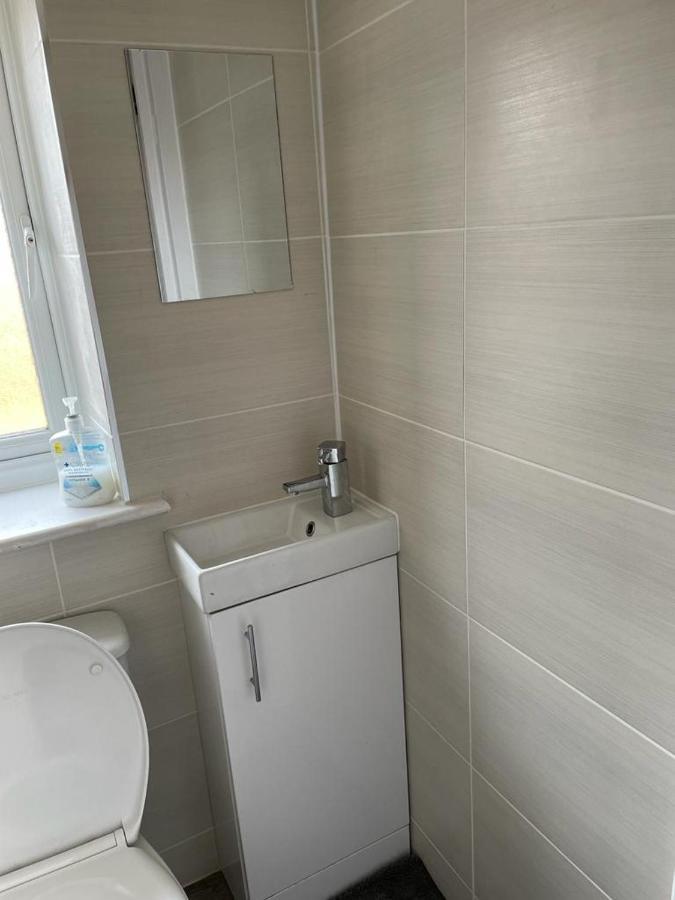 Brand New Studio Apartment With Beautiful Kitchen-Close To Liverpool City Centre ภายนอก รูปภาพ