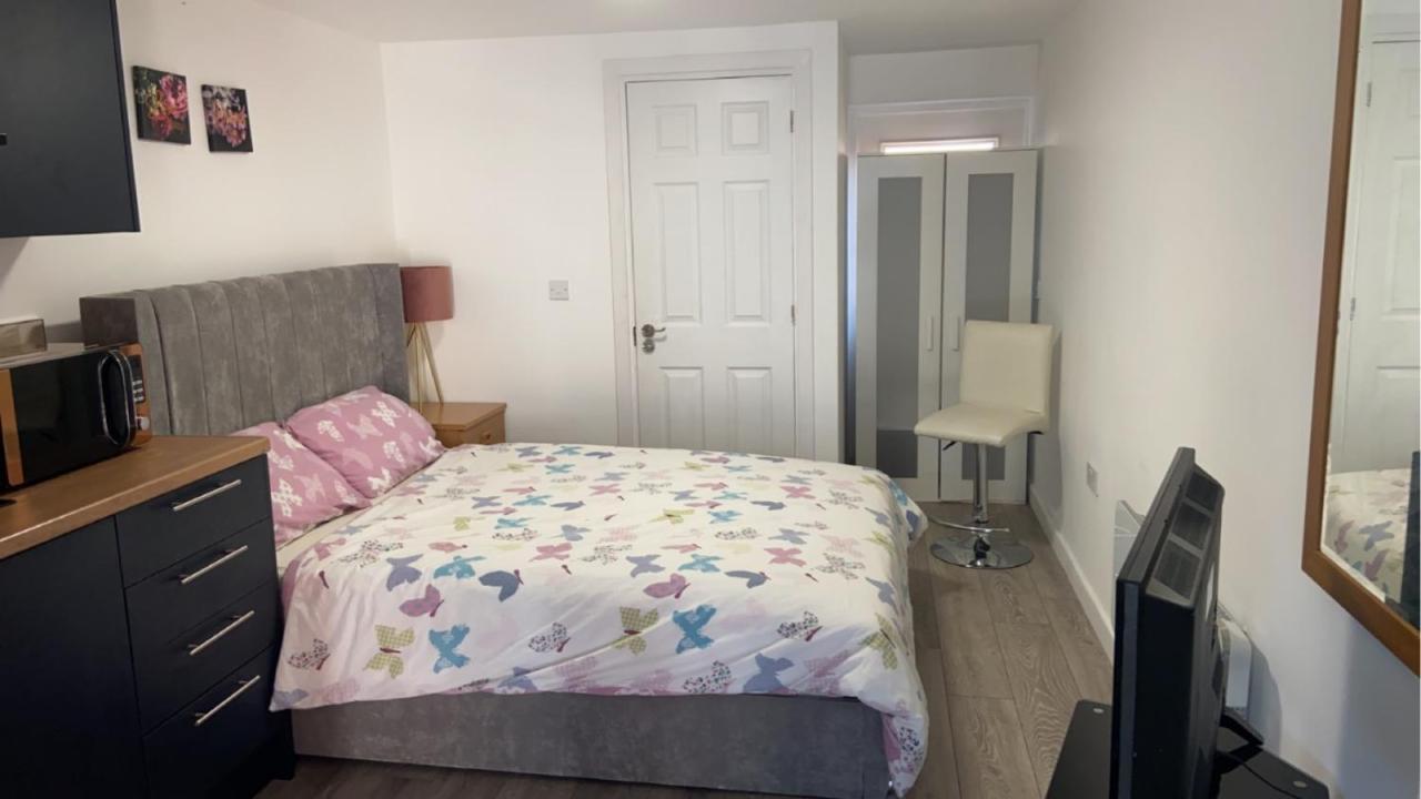 Brand New Studio Apartment With Beautiful Kitchen-Close To Liverpool City Centre ภายนอก รูปภาพ
