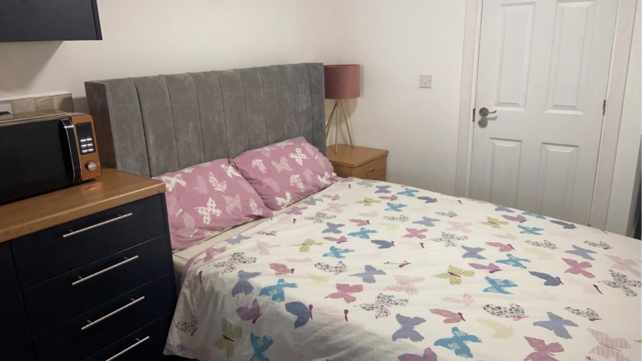 Brand New Studio Apartment With Beautiful Kitchen-Close To Liverpool City Centre ภายนอก รูปภาพ