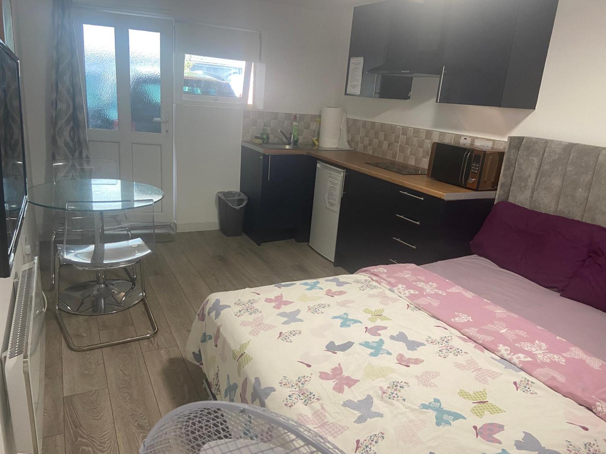 Brand New Studio Apartment With Beautiful Kitchen-Close To Liverpool City Centre ภายนอก รูปภาพ